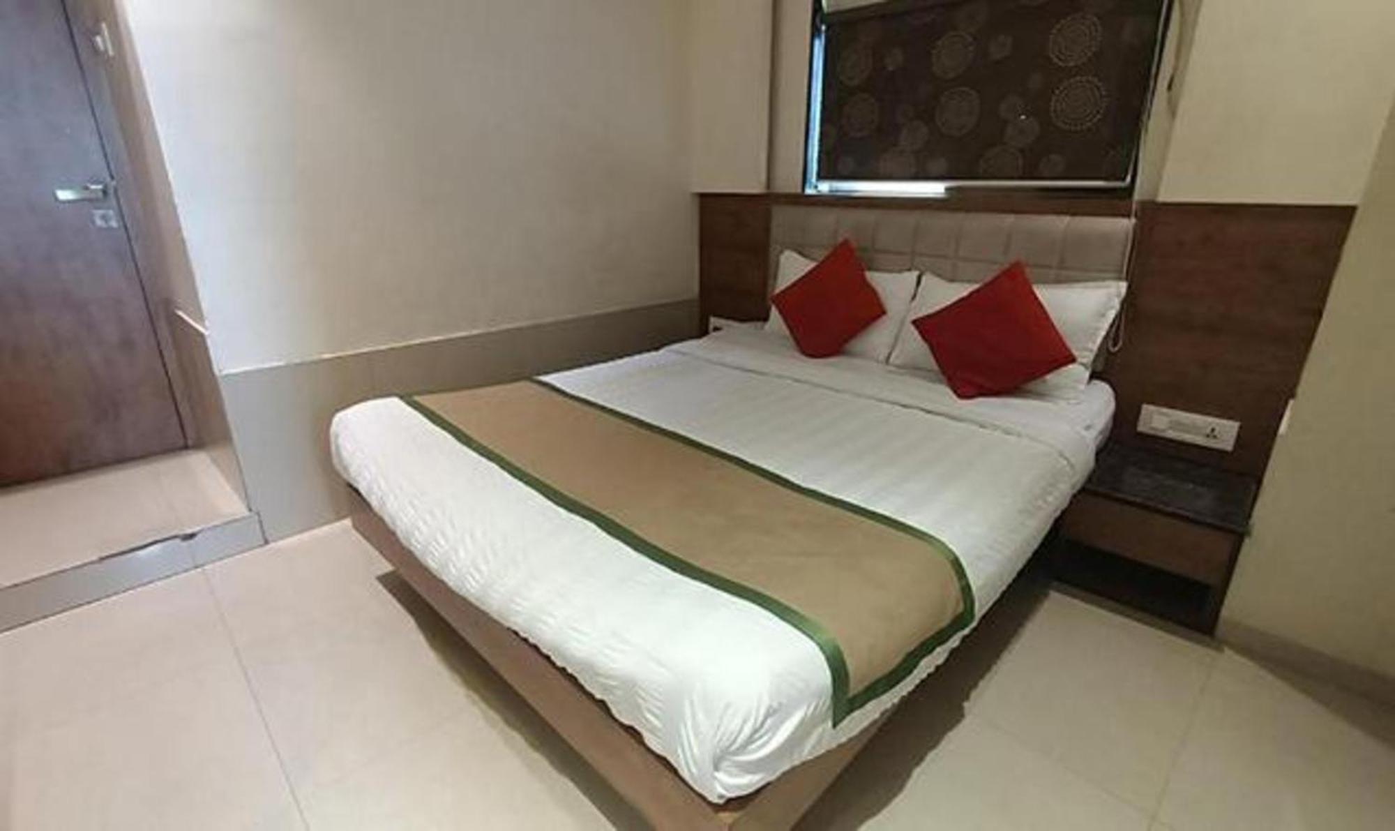 Hotel Regal Inn Mumbai Exterior foto