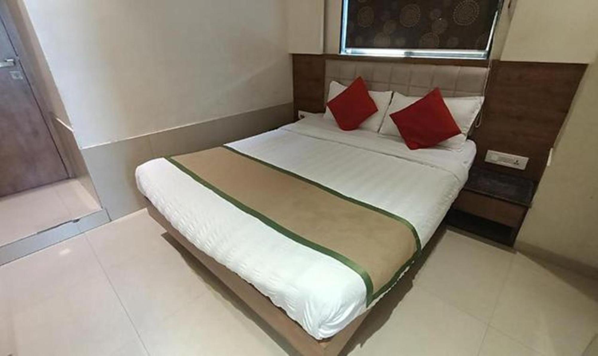 Hotel Regal Inn Mumbai Exterior foto