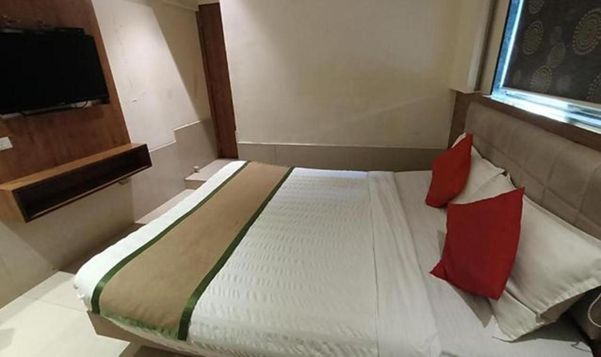 Hotel Regal Inn Mumbai Exterior foto