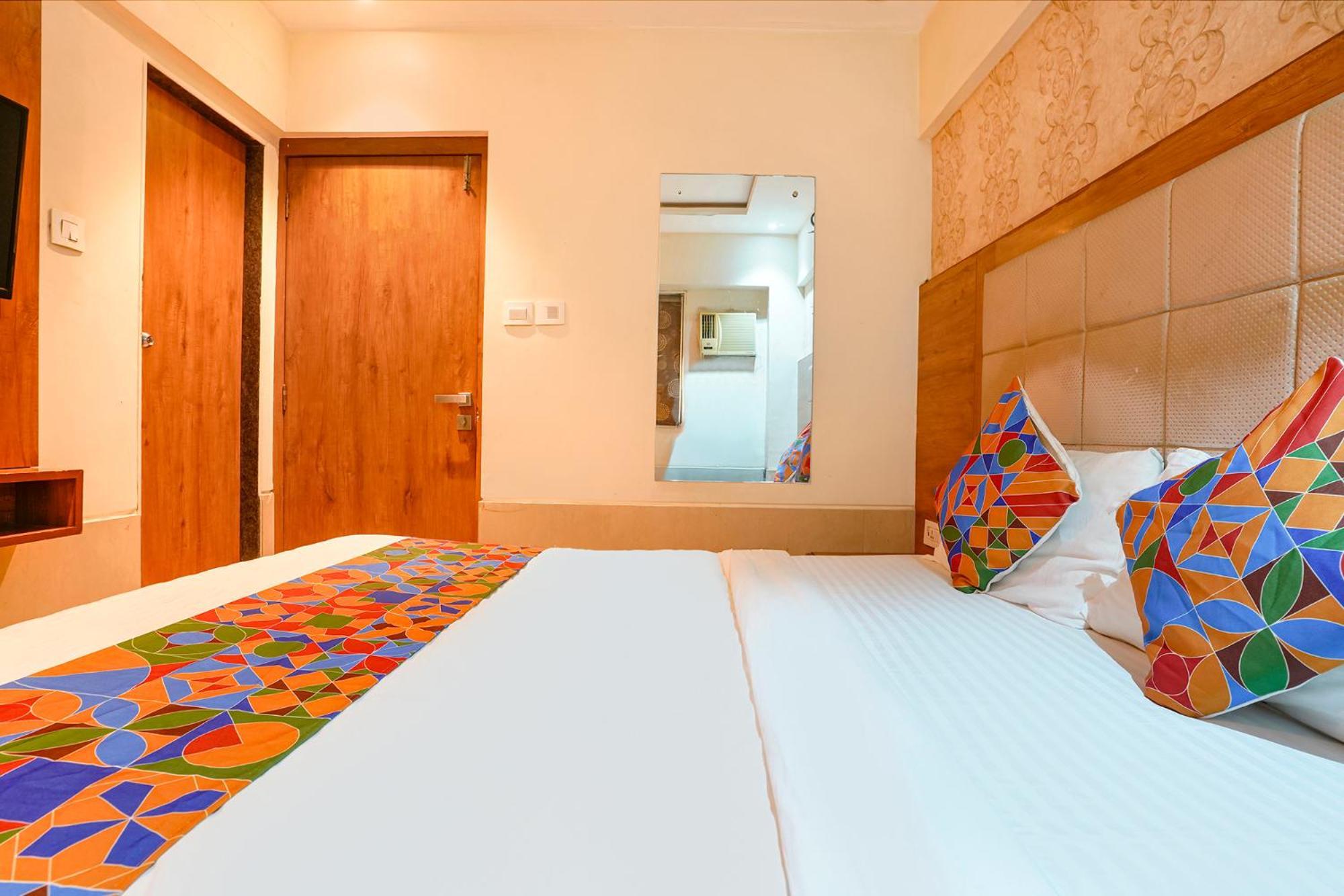 Hotel Regal Inn Mumbai Exterior foto