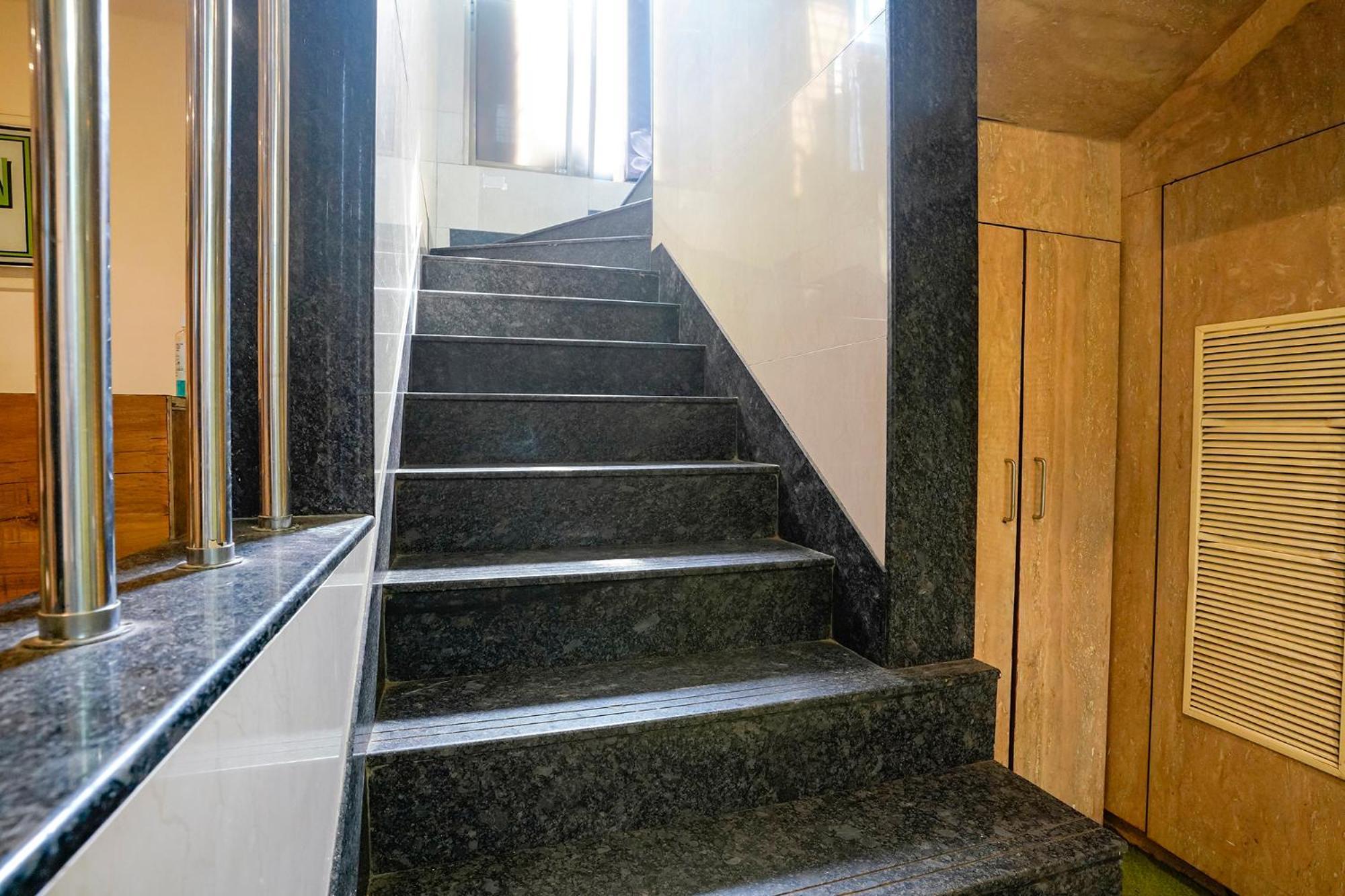 Hotel Regal Inn Mumbai Exterior foto